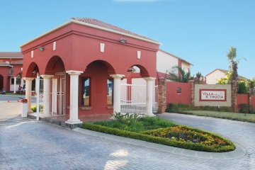 Villa E'Trucia Front